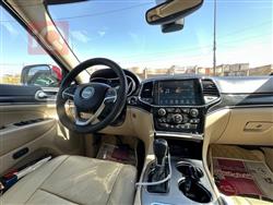 جیپ گراند شیرۆکی